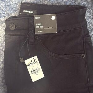 [Express] NWT High Waisted Curvy
Skinny Jeans